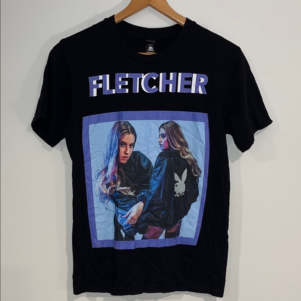 FLETCHER Cari Merch Fan Short Sleeve Graphic Tee Unsiex Womens Small Black